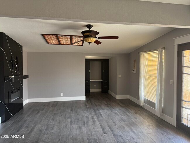 Foto del edificio - 1754 W Mountain View Dr