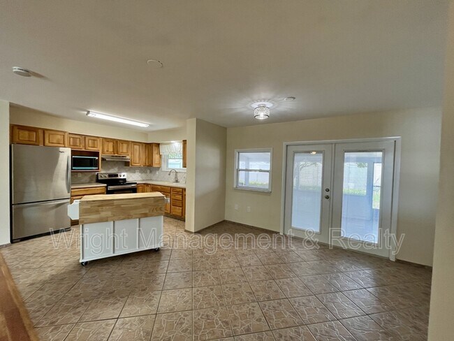 Foto del edificio - 704 Torrey Pines Ave