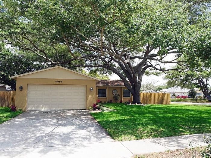 Primary Photo - 11003 Maxton Way