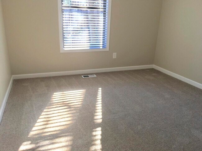 Building Photo - 5824 Stonehaven Dr NW