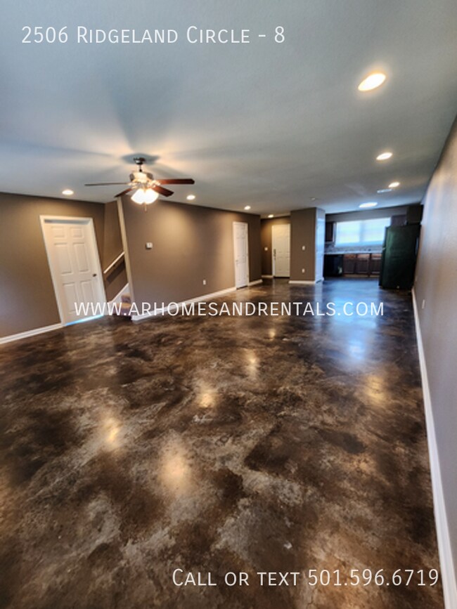 Foto del edificio - 2506 Ridgeland Cir