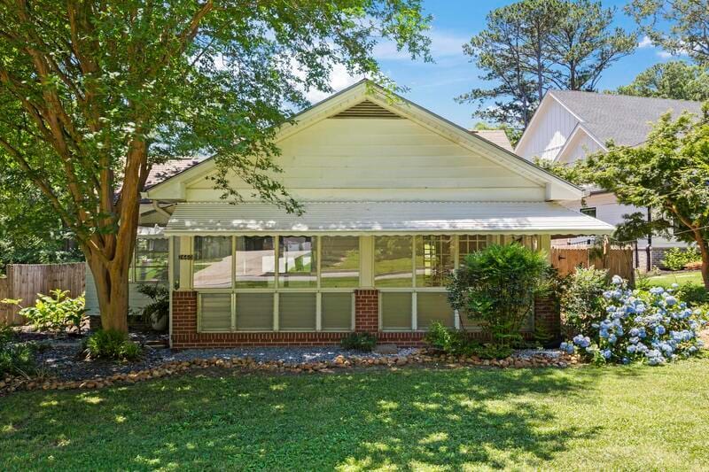 Primary Photo - 2660 Hughes Street