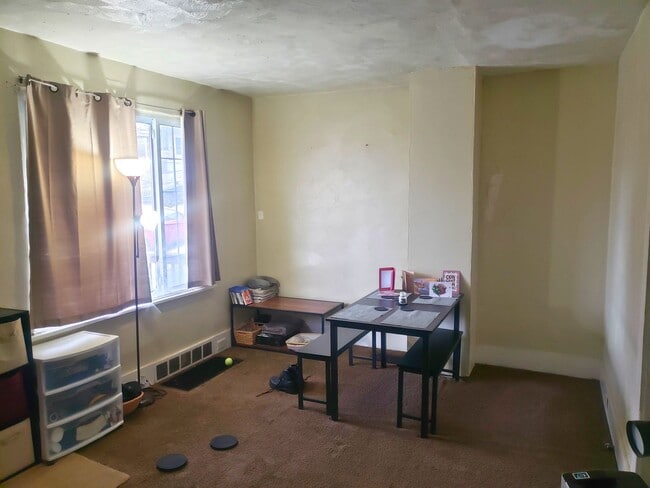 Building Photo - **** THIS PROPERTY HAS AN APPROVED APPLICA...