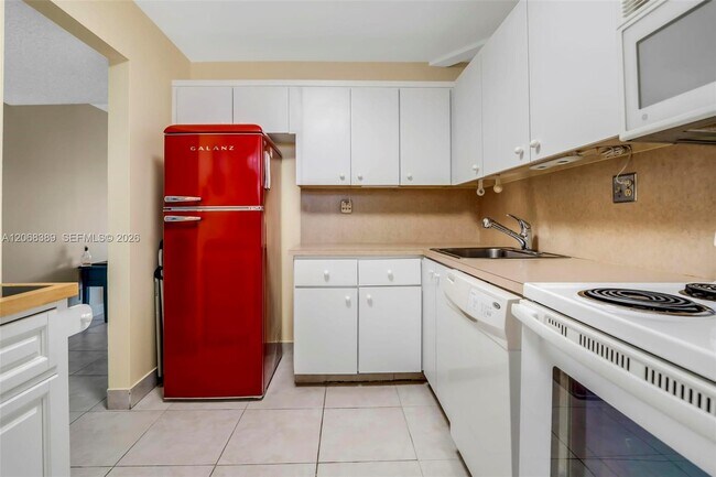 Foto del edificio - 3671 Environ Blvd