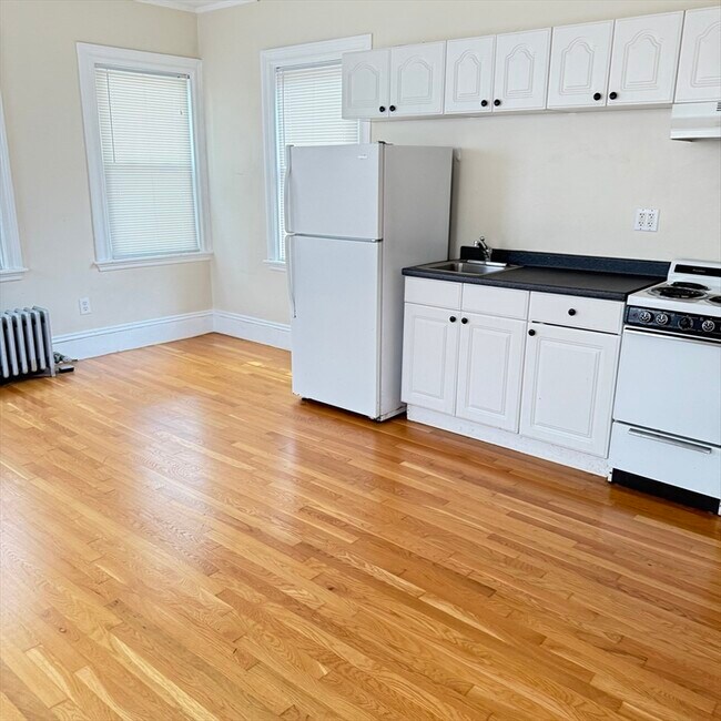 Building Photo - 86 Ellery St