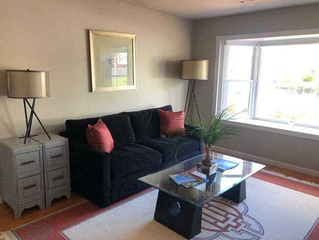 Foto del edificio - 1524 Baywood Dr
