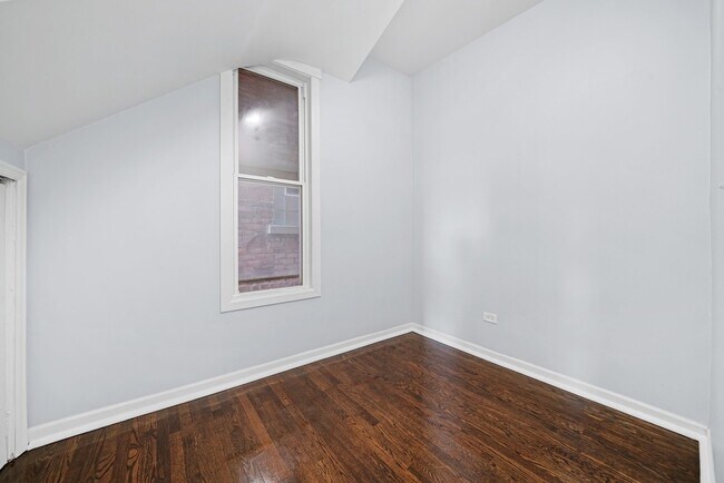 Building Photo - 3540 E 95th St