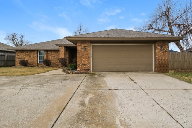 Building Photo - 8117 Turtle Dove Dr
