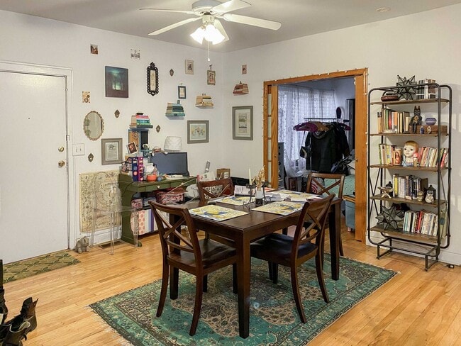 Building Photo - 4826 N Wolcott Ave