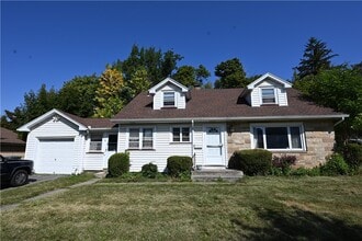 Building Photo - 30 Redfern Dr
