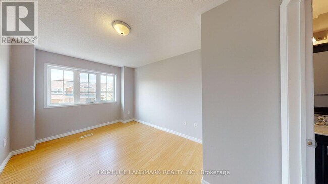 Building Photo - 80 Presley Crescent