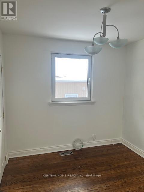 Building Photo - 192 Silverbirch Dr