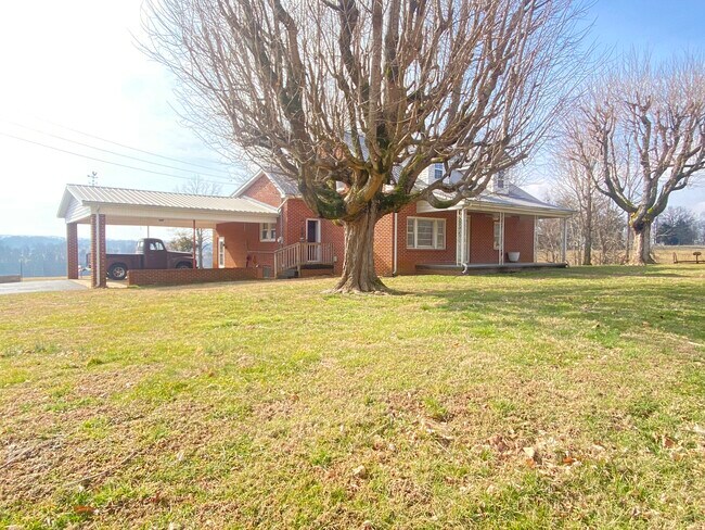 Foto del edificio - 7440 Mount Herman Rd