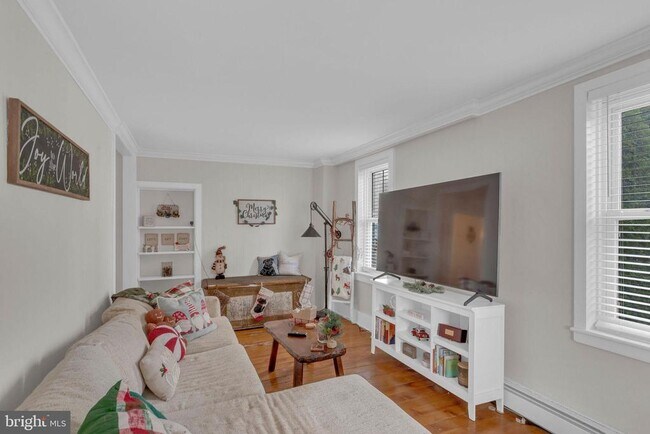 Foto del edificio - 132 S Main St