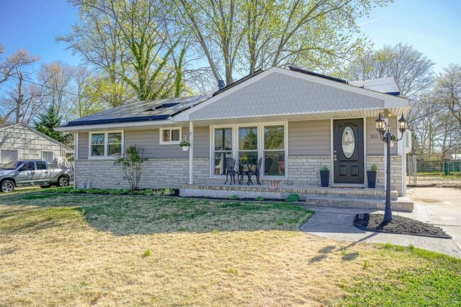 Building Photo - 311 Oakwood Dr