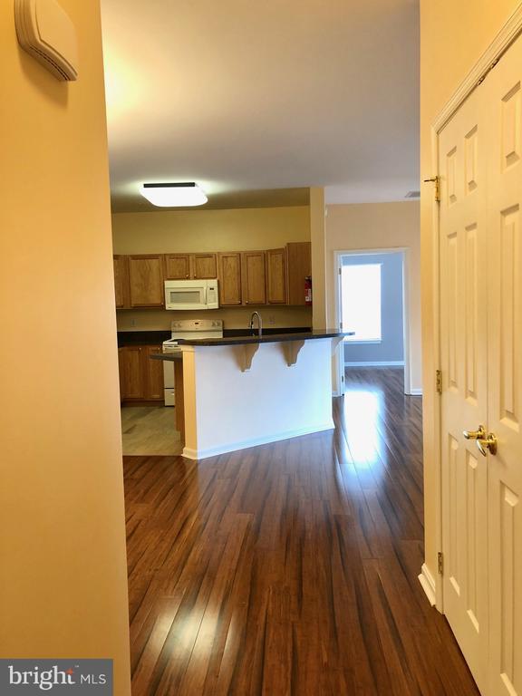 Foto del edificio - 4302 Fullerton Ct