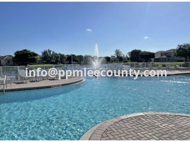 Building Photo - PRICE REDUCED!!  4 bedroom / 3.5 bathroom ...
