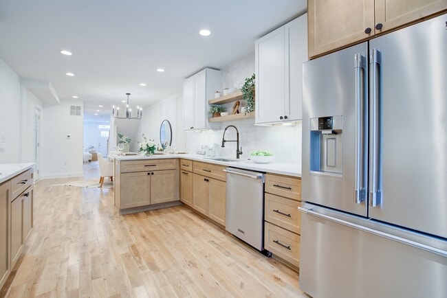 Building Photo - 3 N Montford Ave