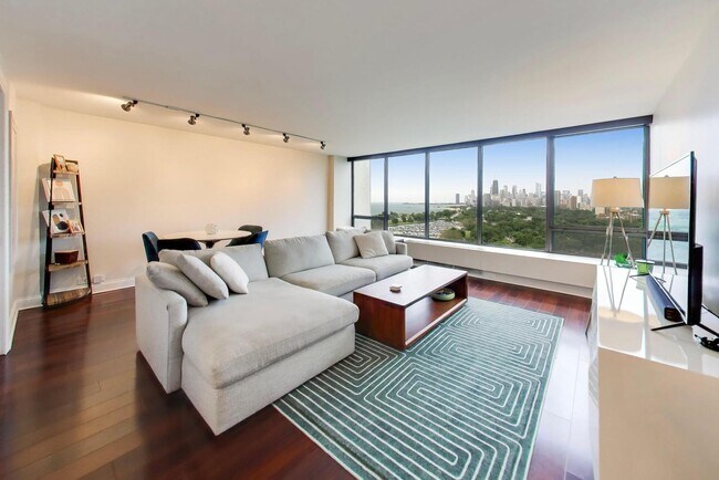 Foto del edificio - 2800 N Lake Shore Dr