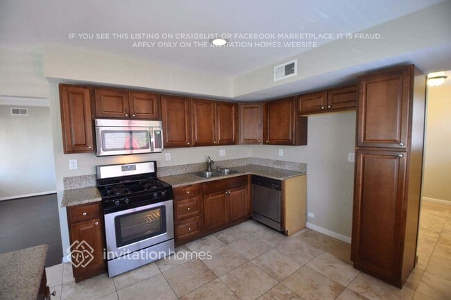 Building Photo - 636 N Lamer St