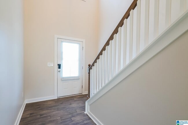 Building Photo - 295 Ridgeview Cir