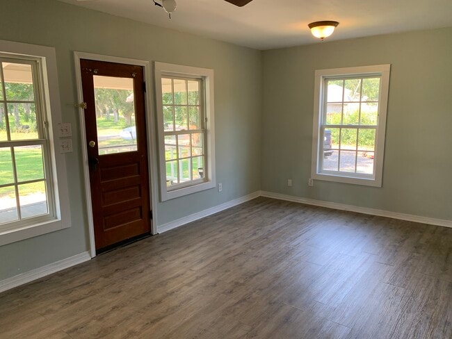 Building Photo - 14742 South Blvd