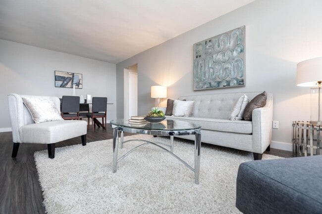 Vie - 4340 Bloor Street West