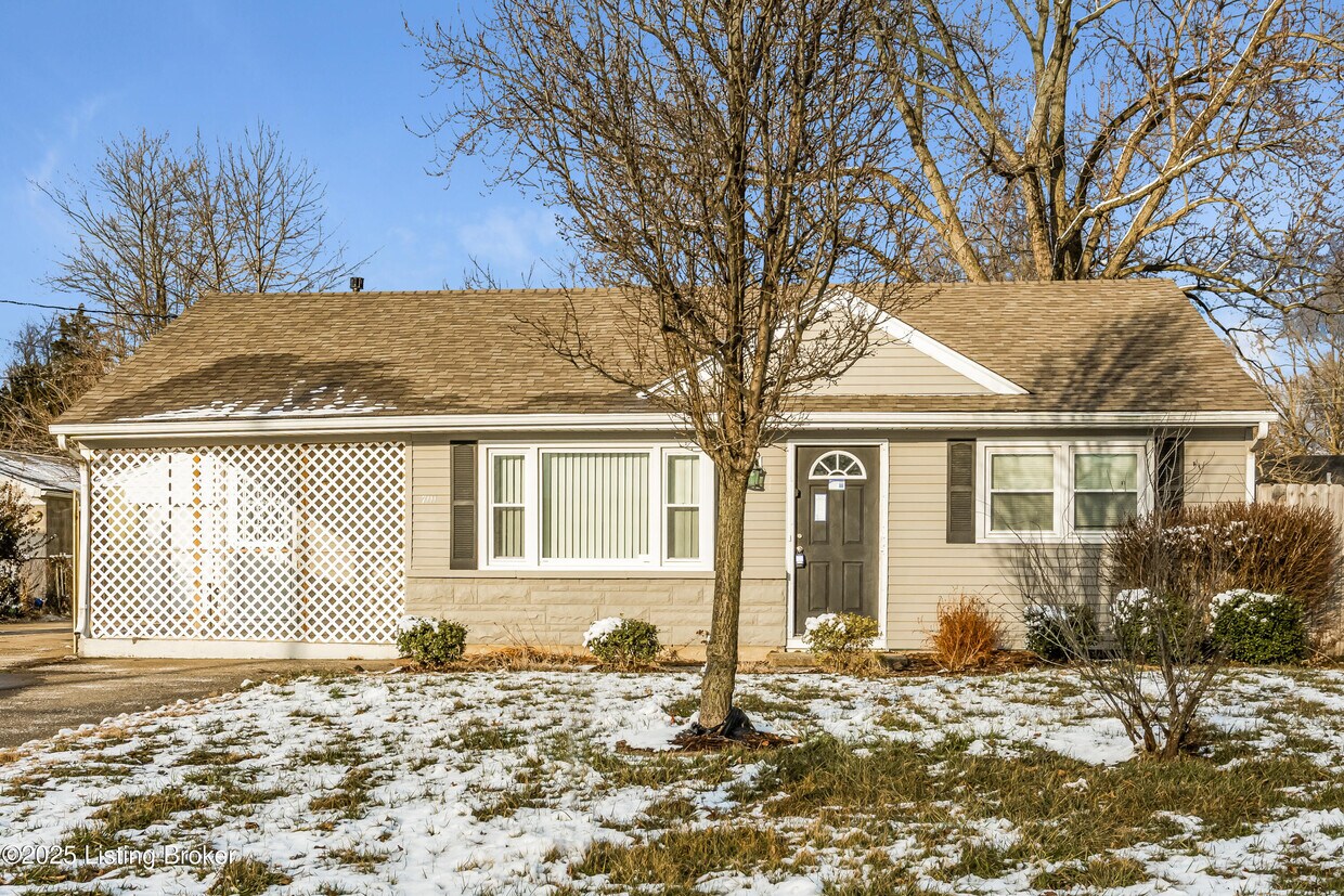 Foto principal - 7111 Nathan Hale Way