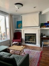 Building Photo - 1426 N Avers Ave