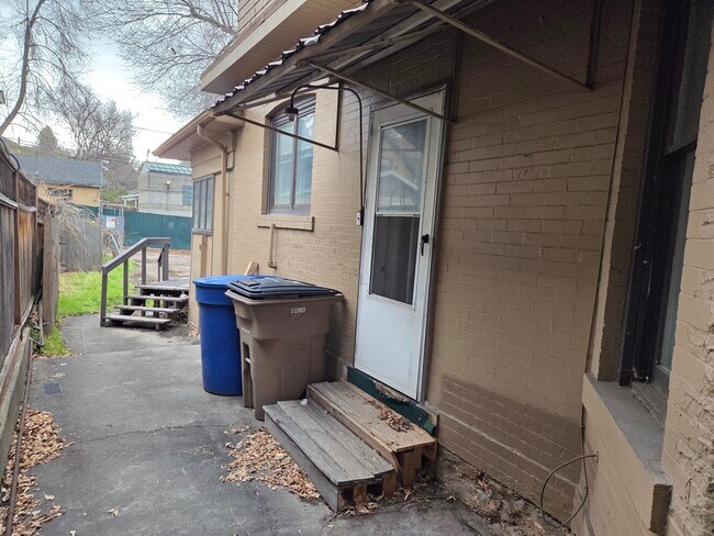 Foto del edificio - 1250 E 100 S