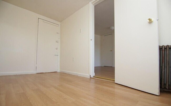 Building Photo - 93 4th Ave