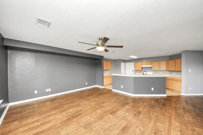 Building Photo - 1373898159 A