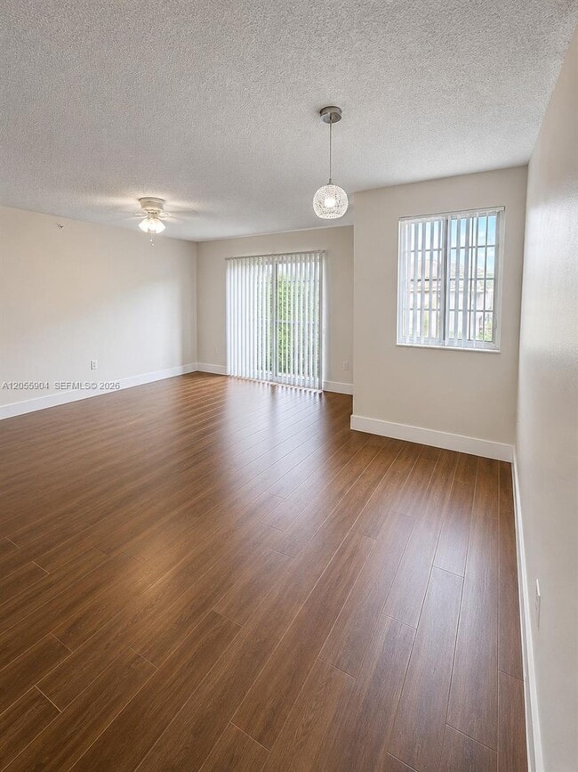 Foto del edificio - 4195 N Haverhill Rd