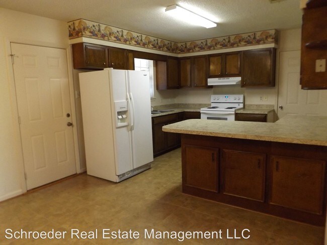 Building Photo - 3 br, 1.5 bath House - 100 Edmund Drive