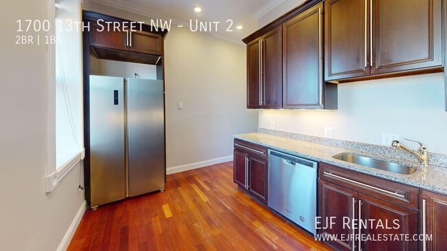 Foto del edificio - Logan Circle Two Bedroom/One Bathroom In D...