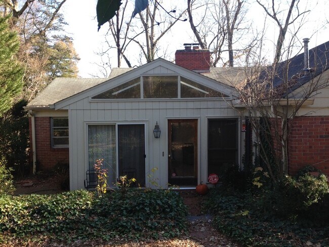 Building Photo - 1610 University Dr