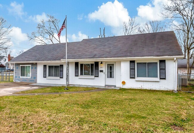 Building Photo - Freshly renovated 2 Bed 1 Bath in Clarksvi...