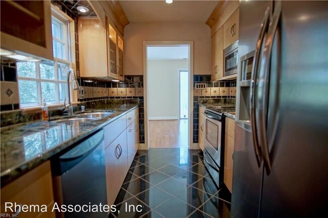 Building Photo - 2 br, 3 bath House - 420 Linkhorn Dr Apt #5
