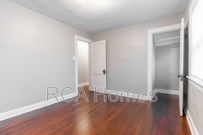 Foto del edificio - 509 N Bradley Ave