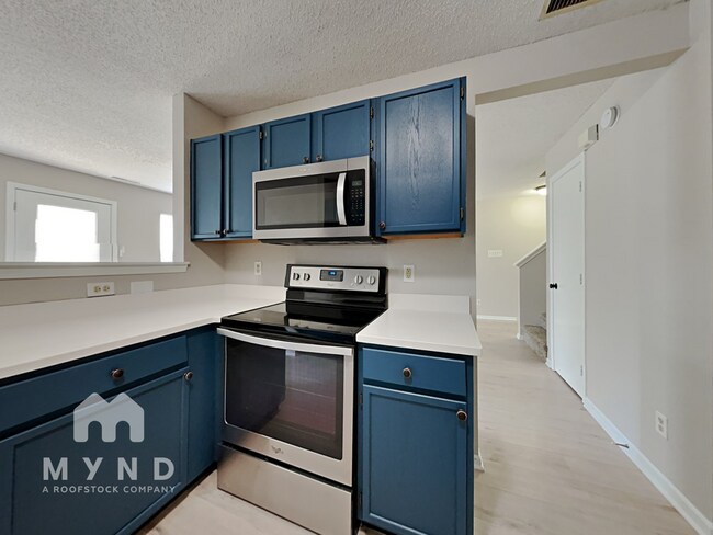 Building Photo - 16726 Lowell Dr