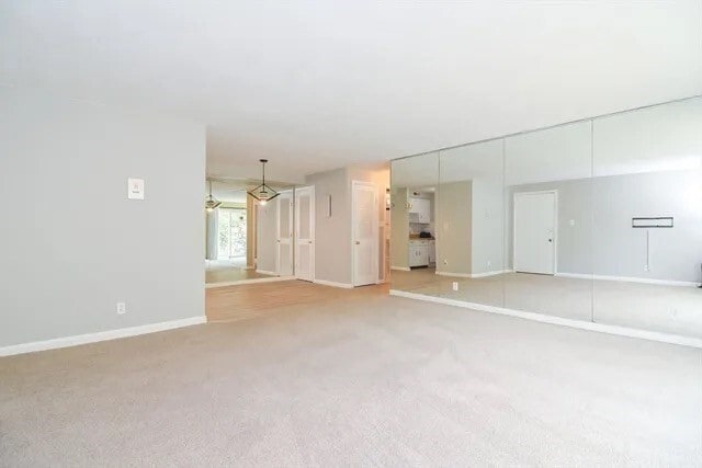 Building Photo - 101 Oak Ln