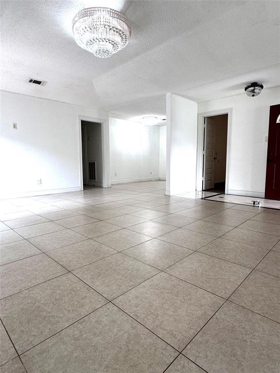Building Photo - 6914 La Violetta Dr