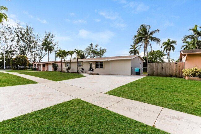 Foto del edificio - 8710 SW 200th St