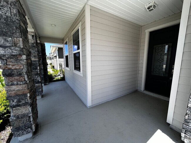 Building Photo - Huge 4/3 with over 3k sqft at The Preserve...