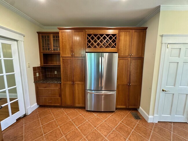 Building Photo - 273 Mason Terrace