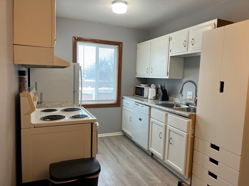 Foto principal - 1911 Viking Dr NW