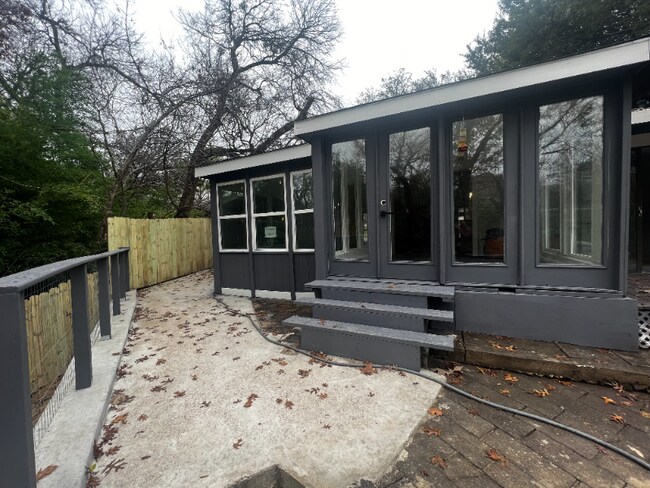 Foto del edificio - 208 Cliffdale Ave