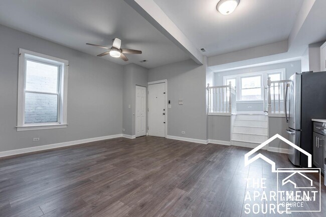 Foto del edificio - 3220 W Augusta Blvd