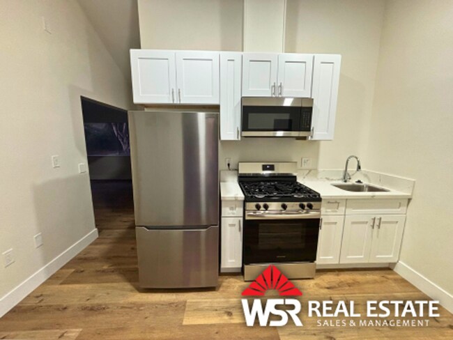 Foto del edificio - Brand New Studio ADU in Desirable Canyon C...