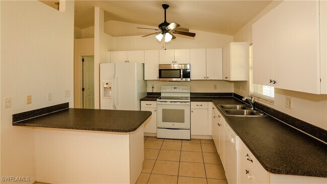 Foto del edificio - 1834 NW 6th Ave